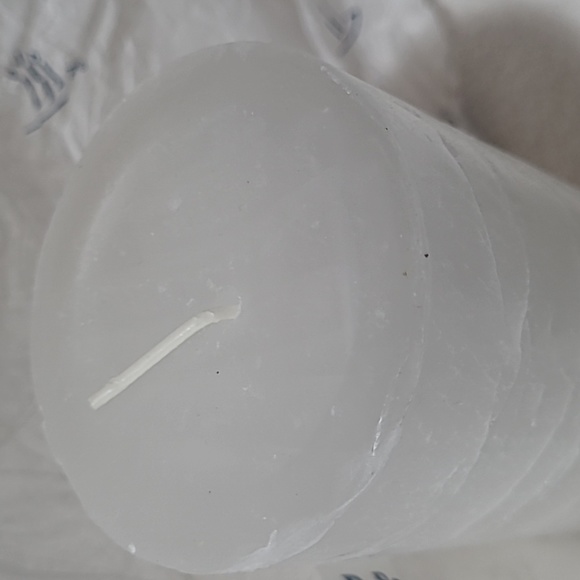 PARTY LIFE GLO LITE THE WORLD'S BRIGHTEST PILAR CANDLE ICES SNOWBERRIES 3"X6" - Picture 4 of 13